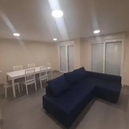 Apartment Modern Huge Appartement, Just 100 M From The