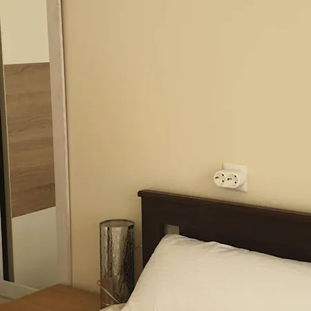 Apartment Modern Huge Appartement, Just 100 M From The